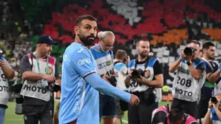 africasoccer.com A pergunta que todo mundo continua fazendo sobre Salah e o gramado sintético
